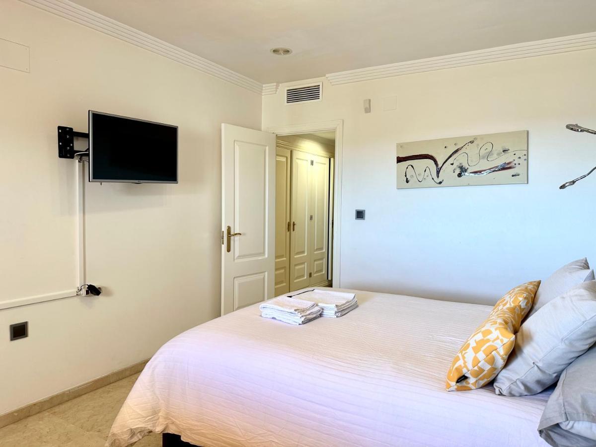 Moderno Apartamento Con Preciosas Vistas Al Mar En Urbanizacion Con Piscina - Rio Real 11 2G Марбеля Екстериор снимка