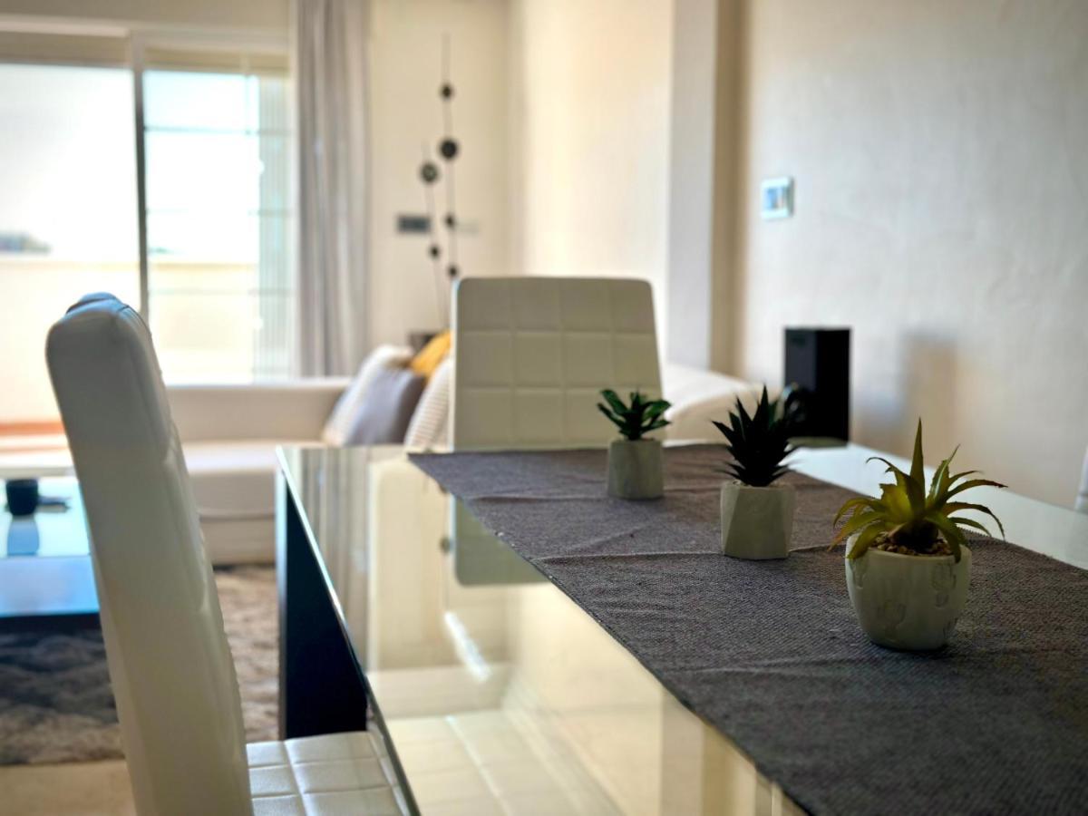 Moderno Apartamento Con Preciosas Vistas Al Mar En Urbanizacion Con Piscina - Rio Real 11 2G Марбеля Екстериор снимка